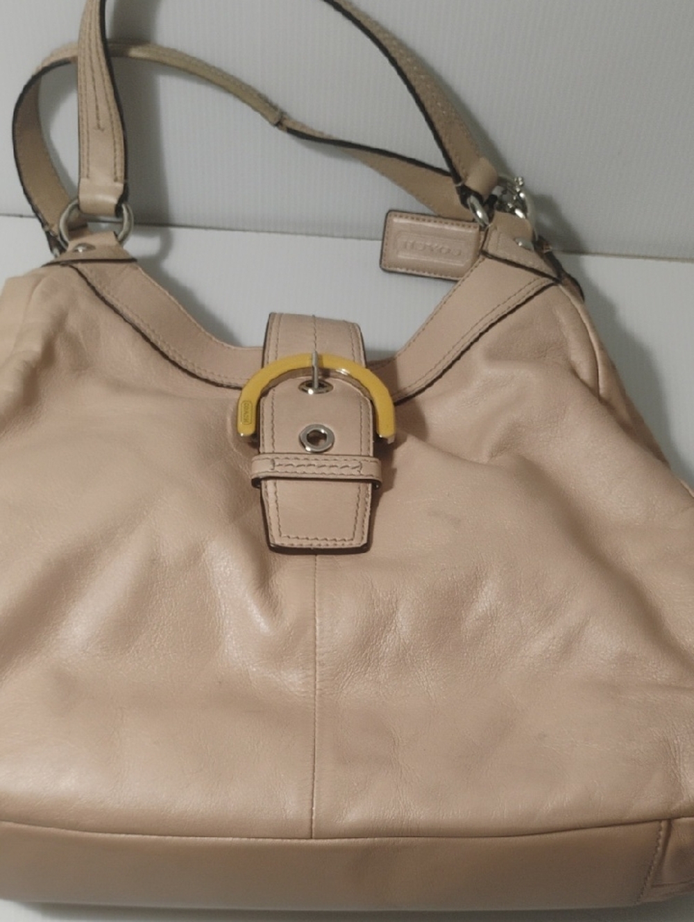 Coach Soho Lynn leather hobo shoulder bag In Shell Pink - Pre-loved Signs Of Use - Picture 13 of 14